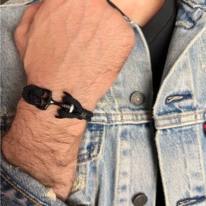 Color:  black Size: medium, large, X-Large